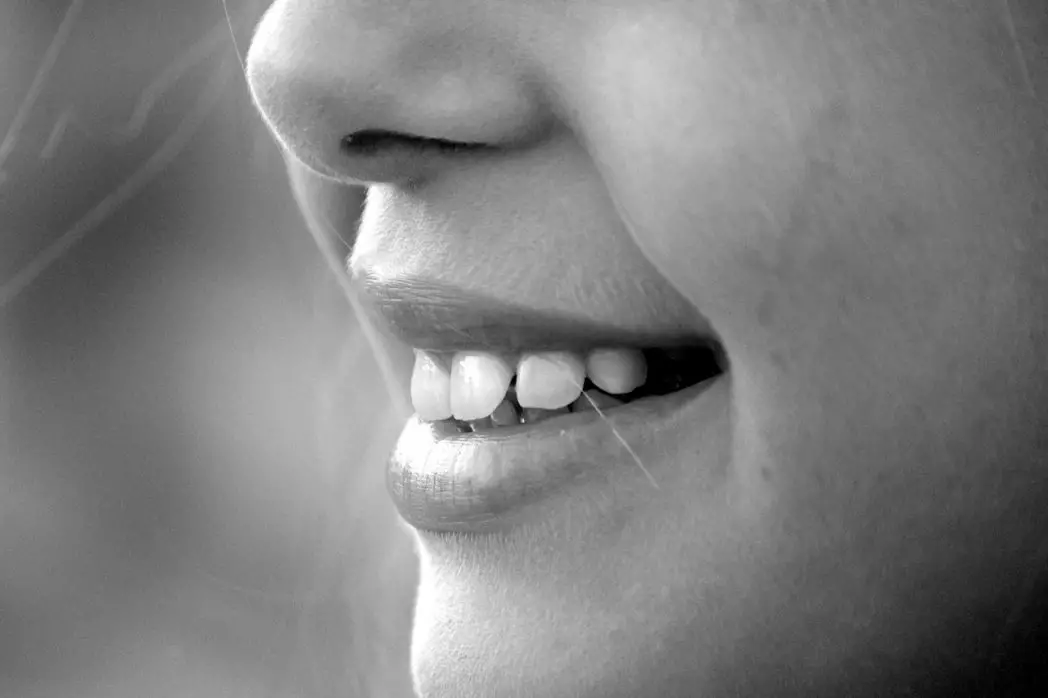 Le sbiancamento naturale dei denti